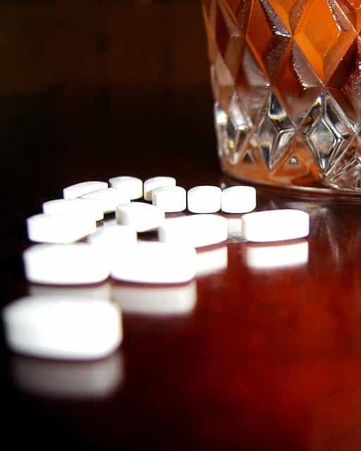 Le baclofène devrait bientôt recevoir une recommandation d'utilisation temporaire contre la dépendance à l'alcool de la part de l'ANSM. Ce décontractant musculaire rendait sceptique l'autorité de santé il y a deux ans encore. Celle-ci entreprend actuellement des essais cliniques qui, à terme, détermineront s'il mérite ou non une autorisation de mise sur le marché. © Platinum, Flickr, cc by nc sa 2.0