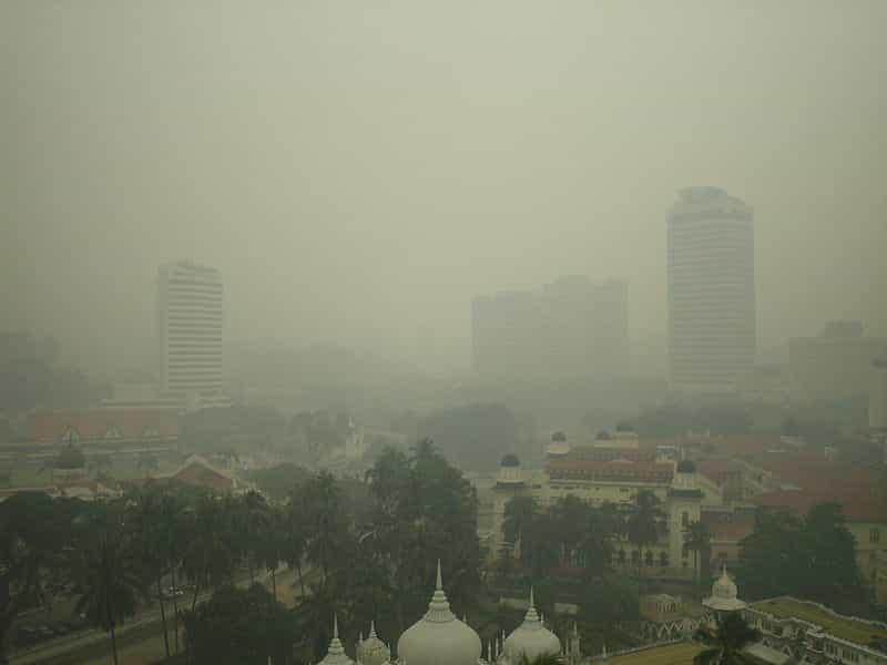 Les fameux smogs, ces brouillards de pollution qui frappent à l'occasion les grandes villes, sont chargés de particules fines. Or, leur inhalation pourrait occasionner des cancers du poumon. © Servus, Flickr, cc by sa 2.0