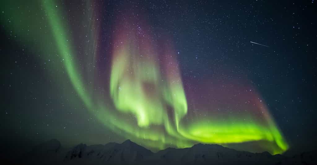 La tempête géomagnétique annoncée pour ce jeudi 14 avril 2022 pourrait nous offrir de belles aurores boréales. © Incredible Arctic, Adobe Stock