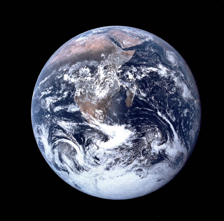 Prise par les astronautes d'Apollo 17. Une vue de la méditerranée jusqu'au Pôle sud. Crédit : Nasa-OBSPM