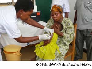 Un vaccin contre le paludisme est testé cliniquement et devrait voir le jour en 2012. © D. Poland/PATH Malaria Vaccine Initiative