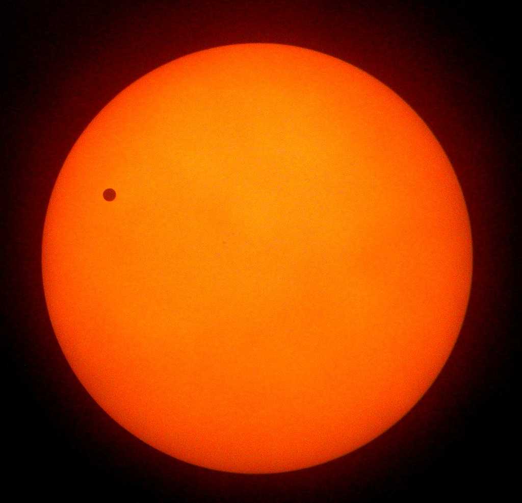 Le 6 juin 2012, le disque noir de Vénus se détachera devant celui du Soleil, comme ce fut le cas le 8 juin 2004. © Club Pégase/Laurent Pino