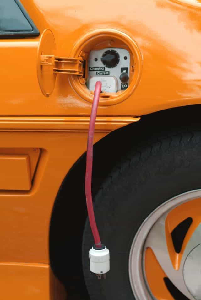 Plus de 2.800 voitures électriques ont été immatriculées en France entre les mois de janvier et juillet 2012, soit plus que durant toute&nbsp;l'année 2011 (2.630).&nbsp;© kabby,&nbsp;shutterstock.com