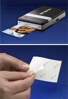 Glissez le papier dans la papier, connectez le téléphone ou l'appareil photo, appuyez sur un bouton et la photographie sort... © Zink