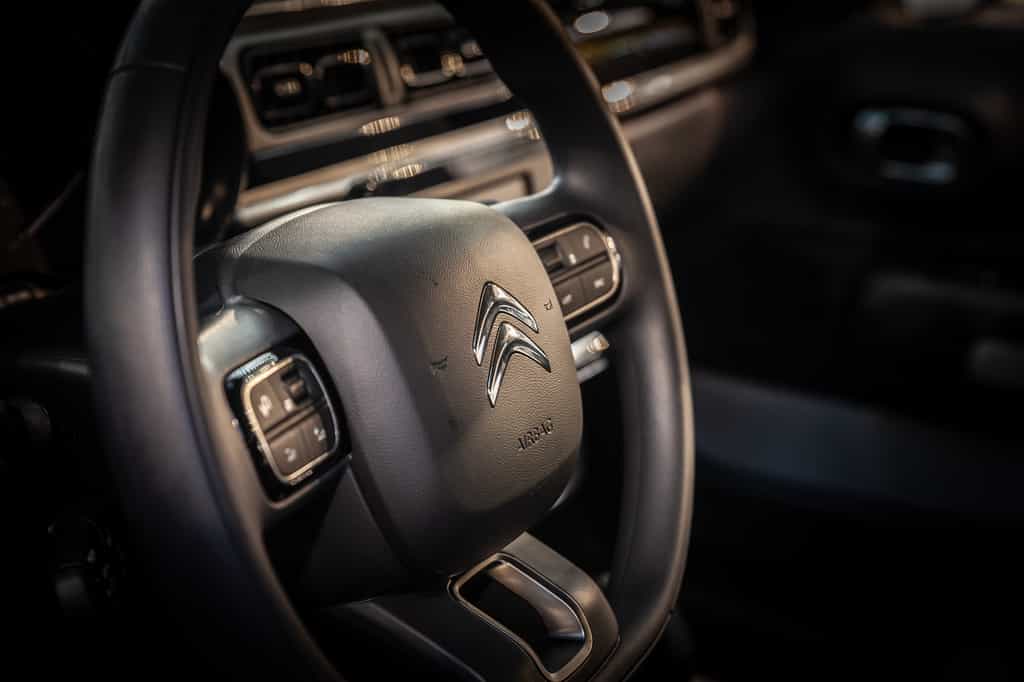 De nombreuses voitures équipées d’airbag Takata sont désormais interdites de circuler. © Jerome, Adobe Stock