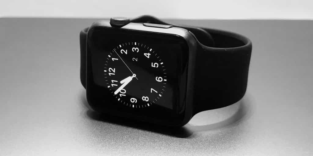 La montre connectée Apple Watch Series 4 est disponible à prix remisé pendant une courte période et en quantité limitée. © Pexels