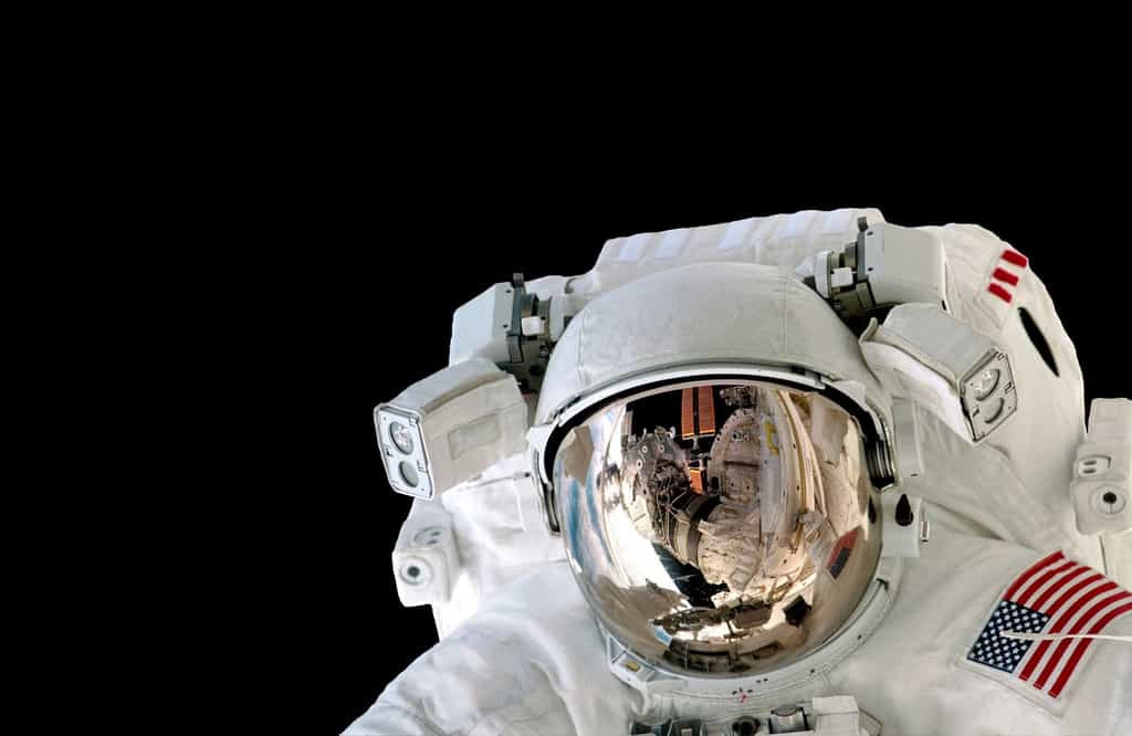 Au bout de deux mois et demi dans l’espace, les astronautes ont une température corporelle de 38 °C. © nikonomad, Fotolia