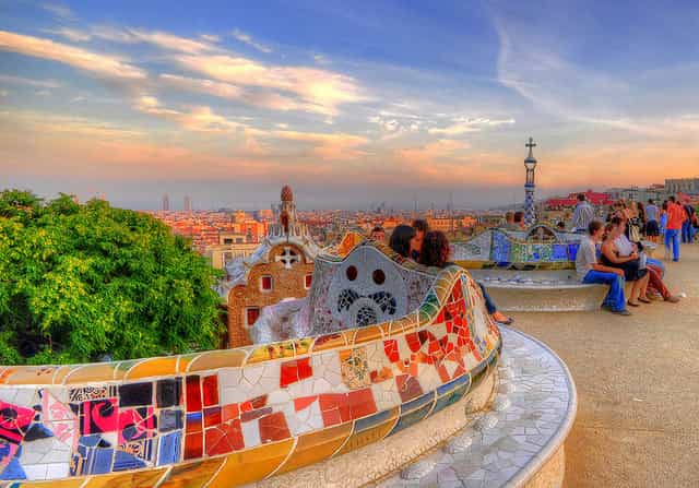 Le parc Güell de Barcelone a été créé par l'architecte catalan Antoni Gaudí. © MorBCN, Flickr, CC by-nc-sa 2.0