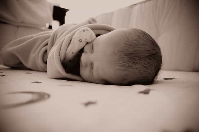 Dans une turbulette, les bébés sont moins libres de leurs mouvements. © Daniel, Flickr, CC by-nc-nd 2.0