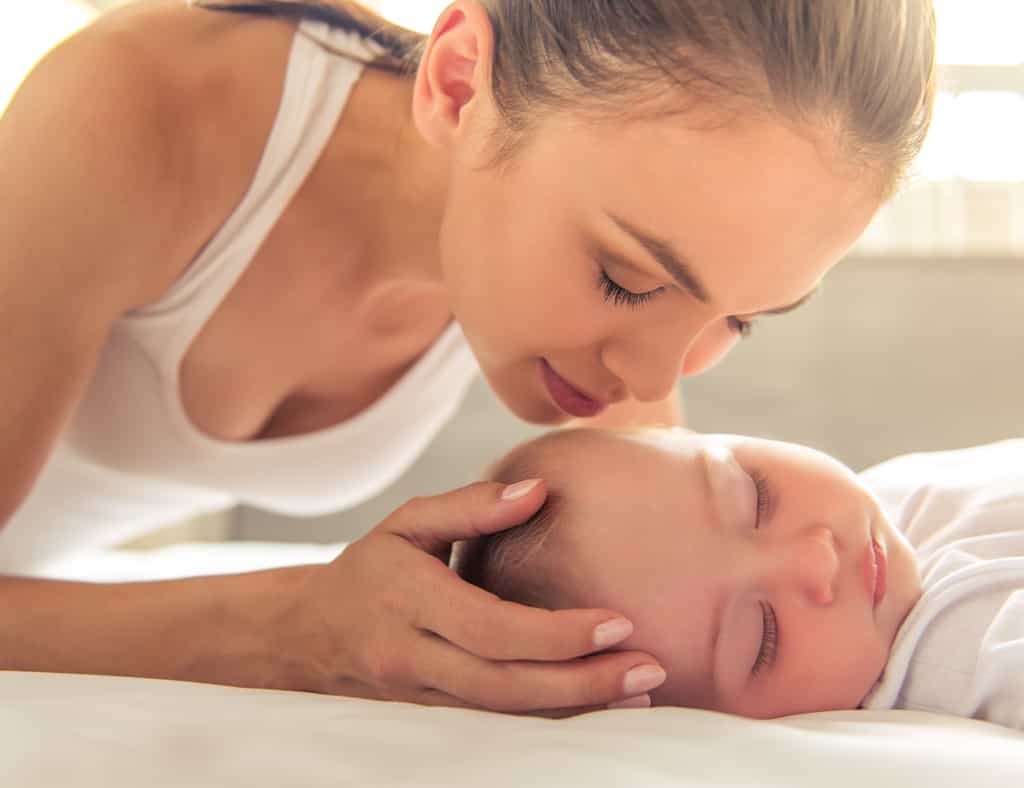 L'odeur des bébés modifie le comportement des hommes et des femmes, les rendant plus agressifs. © georgerudy, Adobe Stock