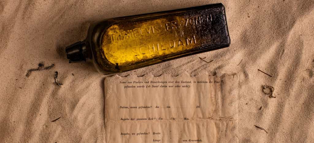 La bouteille à la mer retrouvée par Tonya Illman et le message imprimé qui était à l’intérieur. © Kymillman.com