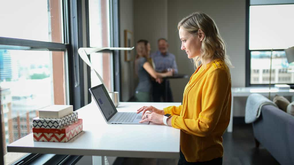 À chacun sa solution pour une qualité de vie au travail agréable. © TheStandingDesk, Unsplash