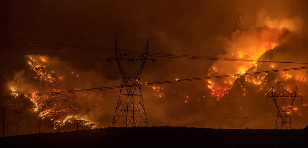 Au nord de San Francisco, quelque 200.000 personnes sont sommées d'évacuer en raison d'un immense incendie qui frappe l'État de Californie placé en état d'urgence. © Braeden, Adobe Stock