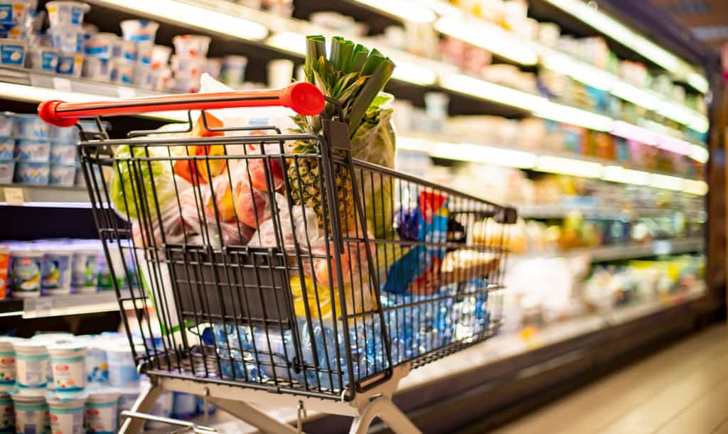 Le prix de nos courses alimentaires augmente aussi en raison des catastrophes météo. © monticellllo, Adobe Stock