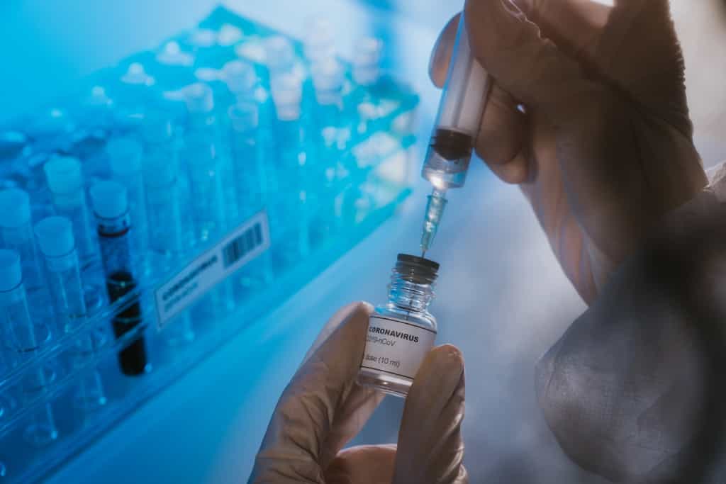 Les résultats finaux des tests du vaccin de la firme AstraZeneca devraient être disponibles avant la fin de l'année 2020. © FilippoBacci, IStock.com 