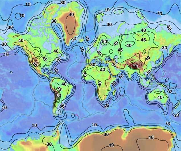 Cette carte présente la profondeur moyenne de la croûte terrestre en fonction de sa position sur la planète. © USGS, Wikimedia Commons, DP