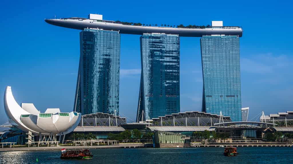 Le Marina Bay Sands de Singapour : une piscine dans le ciel