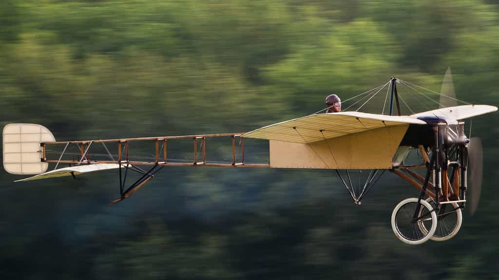 Le Blériot XI et la première traversée de la Manche en avion