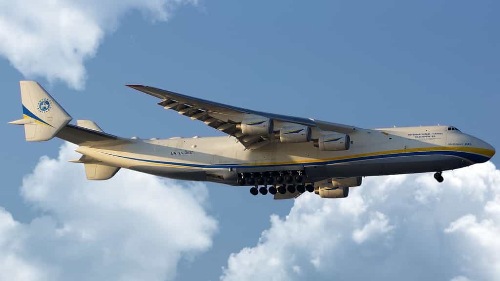 L'Antonov An-225, le plus long et le plus lourd avion du monde