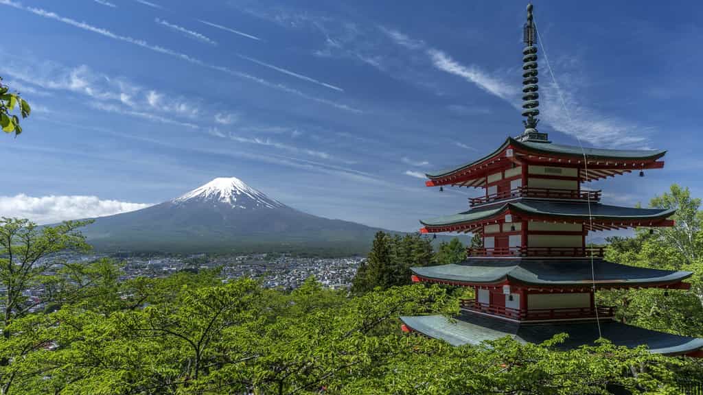 Le mont Fuji, ou Fujisan, la montagne au centre du Japon