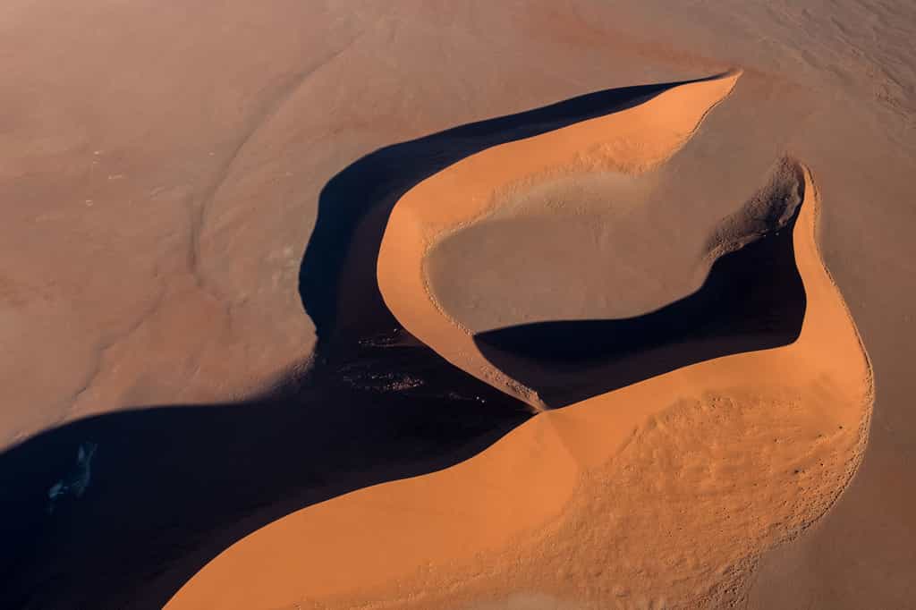 Les dunes en étoile du désert de Namib
