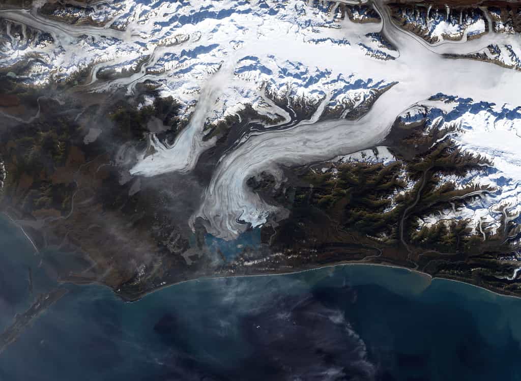 Le glacier de Bering et les tremblements de terre en Alaska