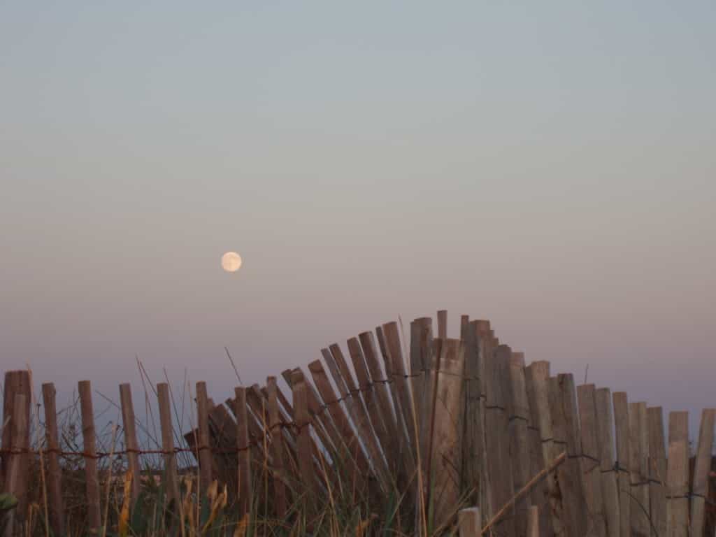 Lever de Pleine Lune sur la plage
