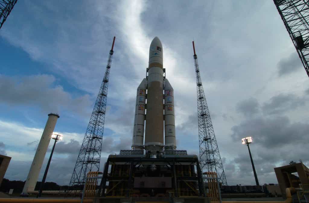 Ariane 5 sur son pas de tir du Centre Spatial Guyanais