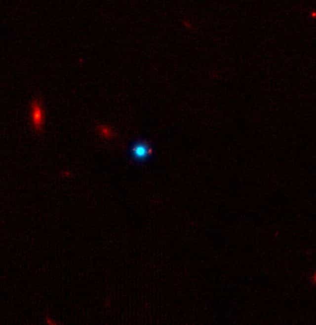 Une lentille gravitationnelle avec un quasar