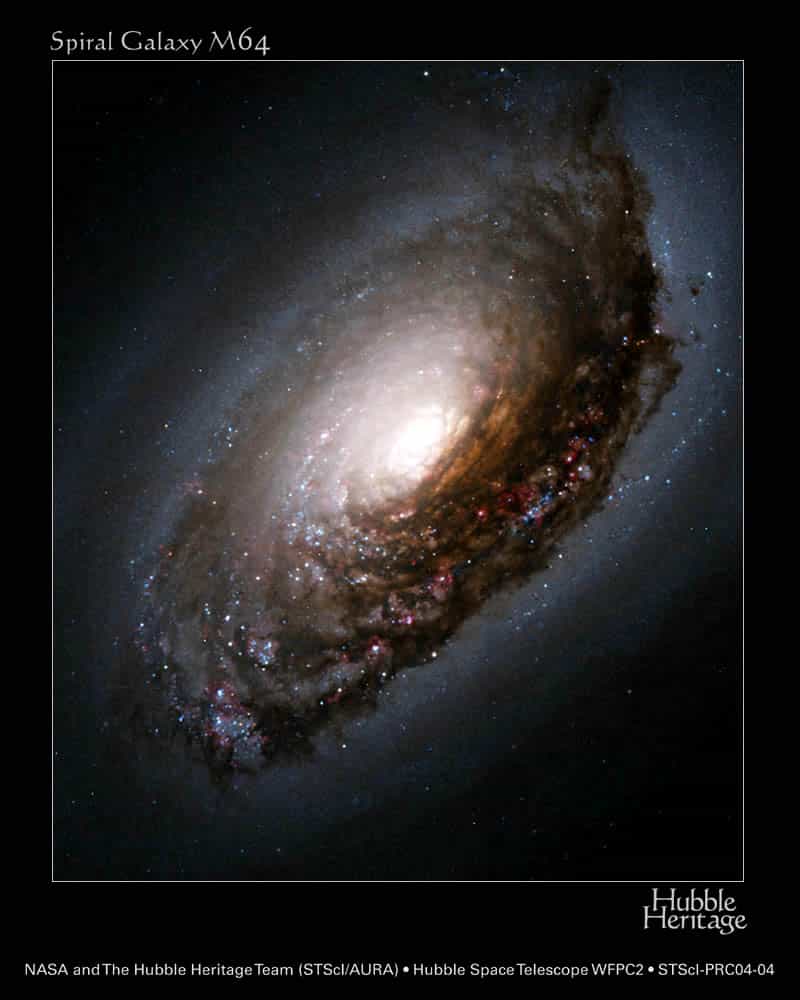 Hubble : Galaxie spirale M64