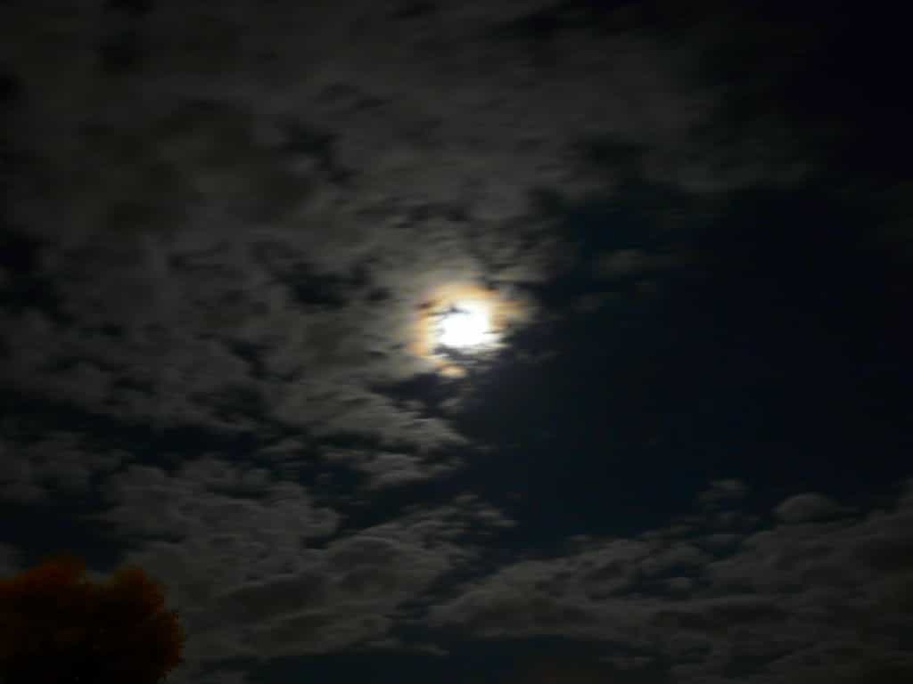 Photo d'un halo lunaire