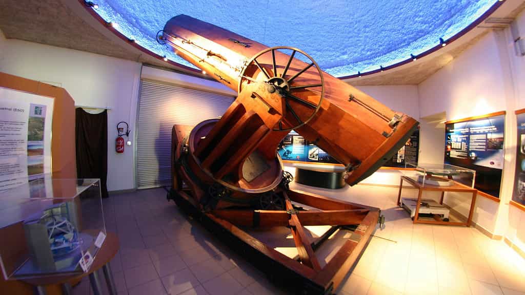 Télescope de Foucault à l'observatoire de Marseille. Premier instrument doté d'un miroir en verre (de 80 centimètres), ce télescope de Foucault datant du XIXe siècle se trouve à l'observatoire de Marseille. © Jean-Baptiste Feldmann