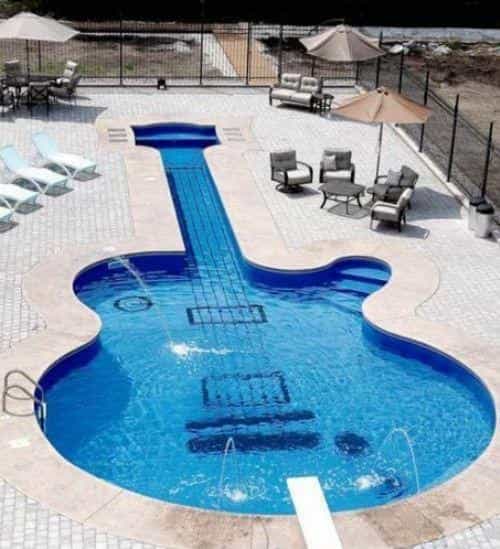 Une piscine très rock !