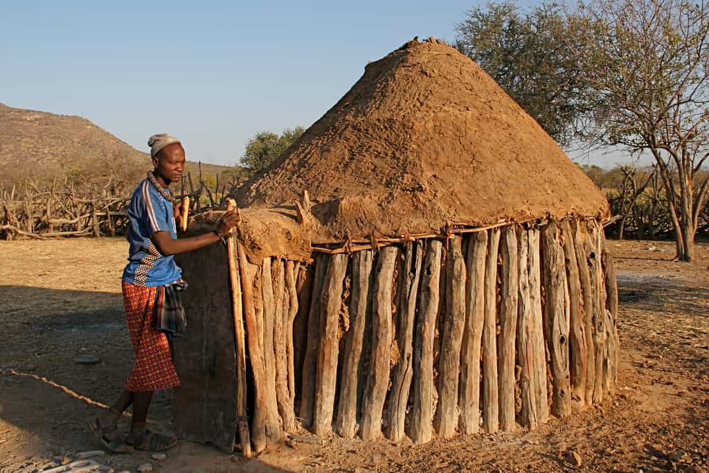 Habitat traditionnel des Himbas