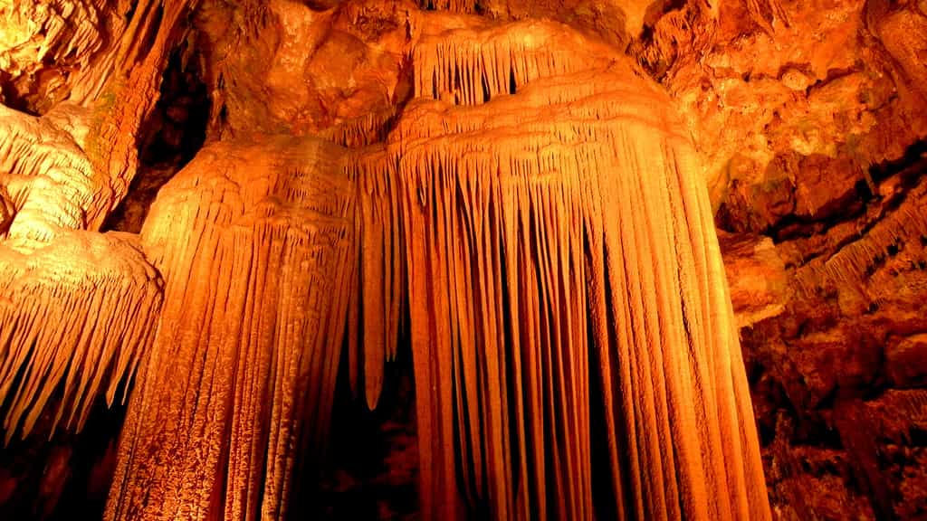 Les grottes de Luray et leur Stalacpipe Organ, aux États-Unis