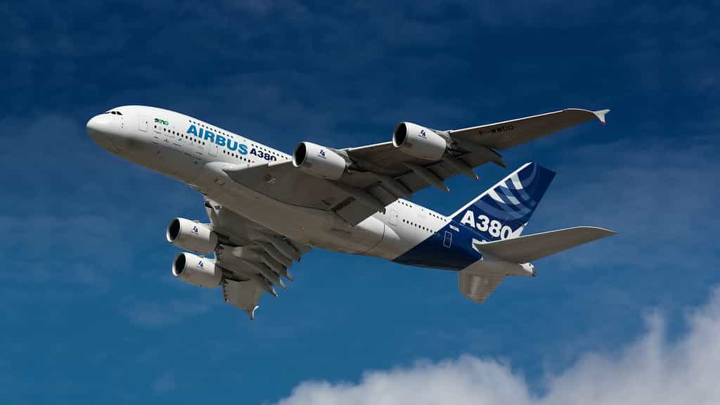 L'Airbus A380 se dévoile. Photo prise le 15 janvier, quelques jours avant l'inauguration officielle de l'A380. Crédits : Samuel Dépraz.