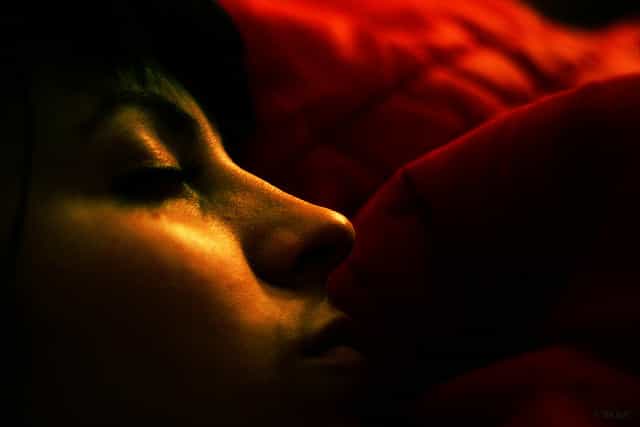 Pendant le sommeil paradoxal, l’individu rêve. © Toni Blay, Flickr, CC by-nc-nd 2.0