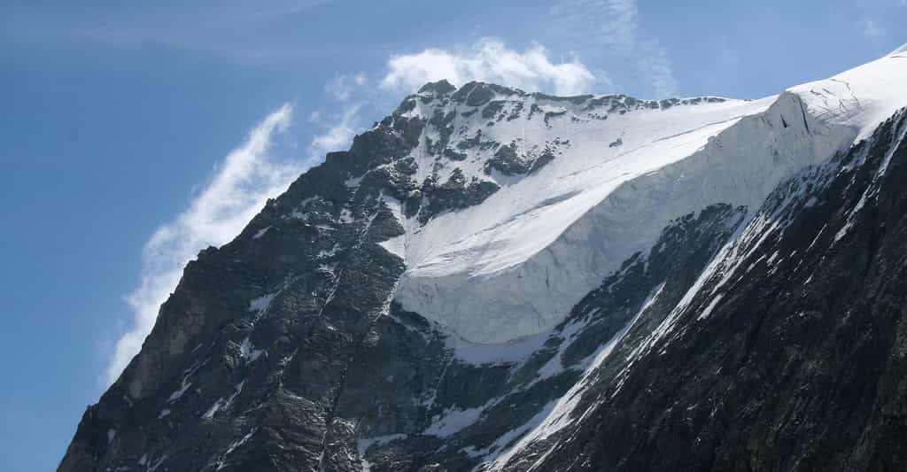 Parois glaciaires : Mont-Blanc-de-Cheilon 3879 m