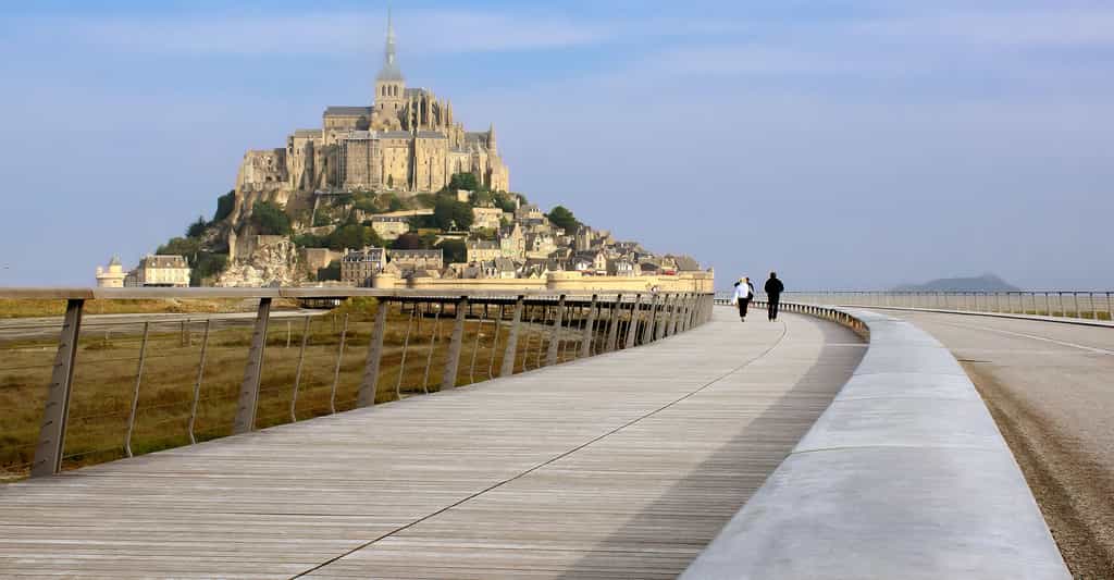 Le pont-passerelle du Mont-Saint-Michel