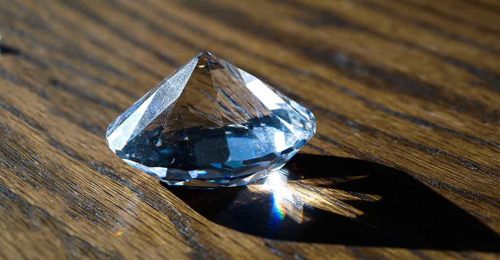 Diamants synthétiques et imitations : zirconium et moissanite