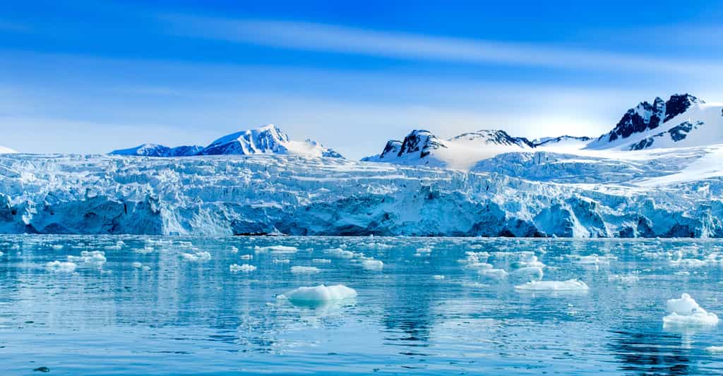Il y a eau et eau : les proportions d'isotopes de l'oxygène et de l'hydrogène dans les molécules renseignent sur les conditions de formation de la neige, de la glace et même de la mousson. © DR