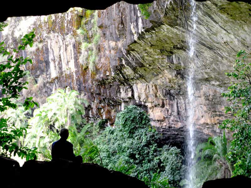 Les grottes sacrées des hautes terres de l'Ouest Cameroun