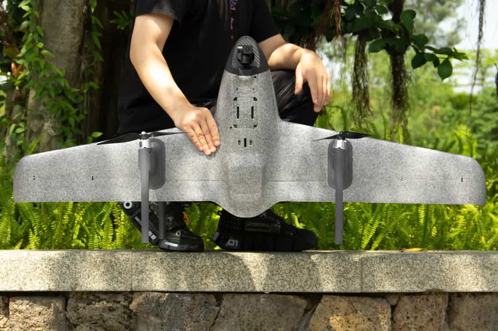 Ce drone peut basculer en position verticale pour fonctionner comme un quadricoptère. © HEQ