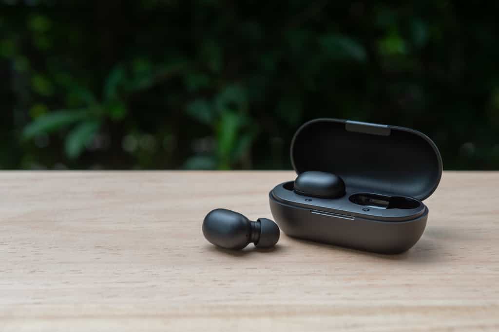Des écouteurs puissants et plus flexibles. © magneticmcc, Adobe Stock