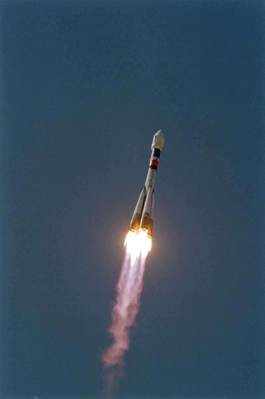 Décollage en juillet 2000 d'un lanceur Soyouz, avec à son bord deux des quatre satellites de la constellation Cluster 2 de l'Agence spatiale européenne. Le prochain trimestre s’annonce chargé pour les lanceurs russes. © Esa, Starsem, S. Corvaja