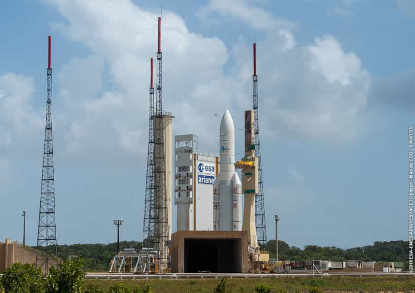 Ariane 5 transférée sur son pas de tir de l'Ensemble de Lancement Ariane n°3, d'où sera effectué le lancement. © Esa, Cnes, Arianespace, service optique CSG