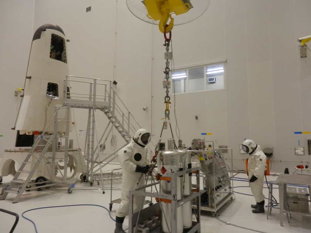 Dans le bâtiment S5 du Centre spatial guyanais, le IXV est préparé en vue de son lancement prévu le 11 février. © Esa, Cnes, Arianespace