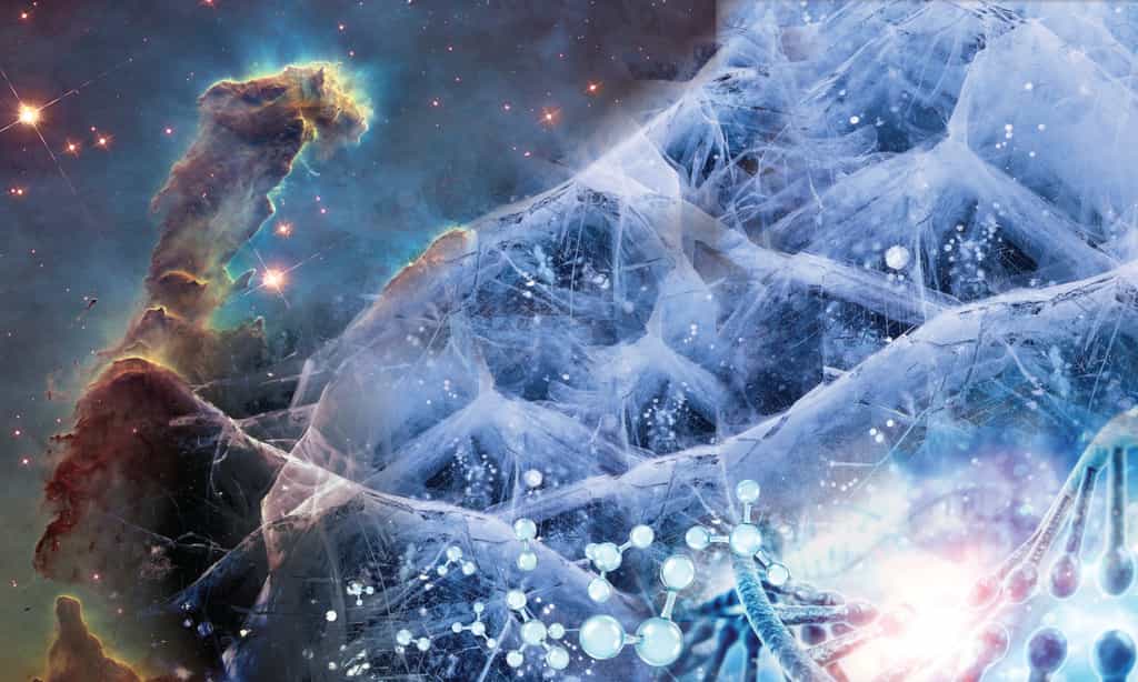 Une vue d'artiste des poussières interstellaires glacées que l'on peut trouver dans les nuages moléculaires où naissent les étoiles, comme ceux de la nébuleuse de l'Aigle à gauche en arrière fond. © Leiden University