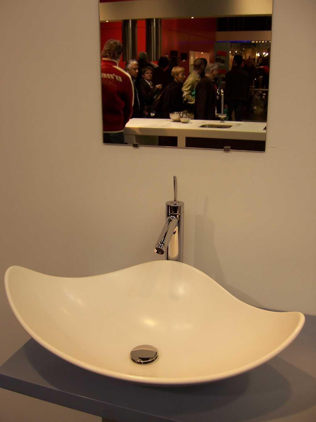 Un lavabo est une vasque qui sert généralement à se laver les mains. © Fazh, CC BY-NC-SA 2.0, Flickr