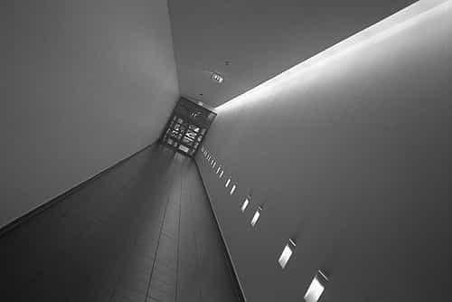 Un corridor est un long couloir qui dessert des pièces. © Reprolurch, CC BY-ND 2.0, Flickr